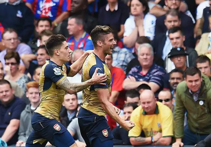 Arsenal zvládl londýnské derby s Crystal Palace. Krásně se trefil Giroud