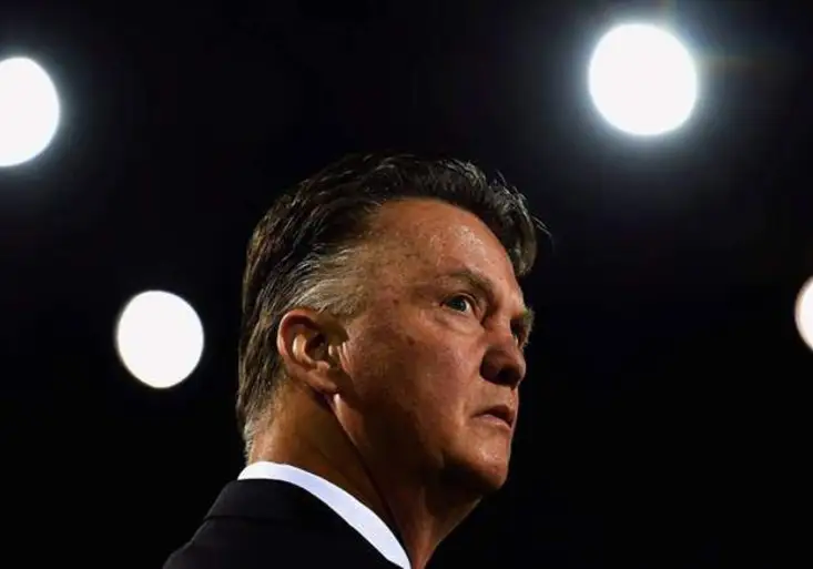 Hezké narozeniny! Van Gaal si na tiskovce "zazpíval" song od Beatles