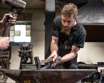 Rostislav Válek: Online svět nám pomáhá vrátit se zpět ke kovadlinám