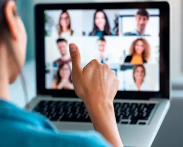 Vedení týmu v době homeofficové: Komunikujte častěji, buďte vidět a chvalte