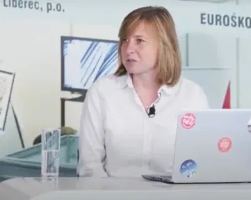 Podívejte se na vysílání z ONLINE EDUCA Liberec o O2 Chytré škole a filmu V SÍTI