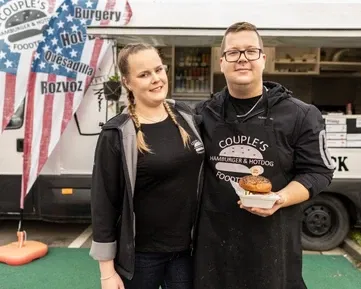 Antonín Říha vám ve foodturcku připřaví vysněný burger