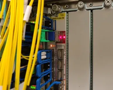 Internetový provoz O2 překročil magickou hranici 1 Tb/s. O2 skokově navyšuje kapacitu přenosové sítě