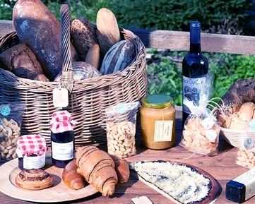 Od místních - Dá se říct, že jsme nejkomplexnější farmářské trhy on-line.