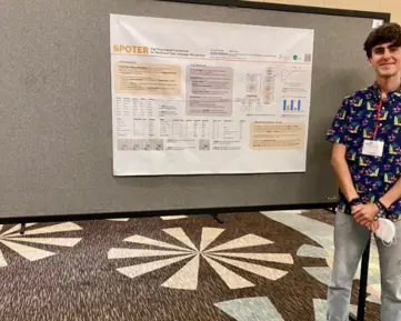 Naučil umělou inteligenci překládat znakový jazyk do textu. Student Boháček představil výzkum na Havaji