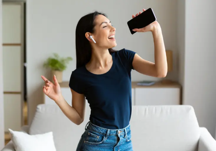 Volá babička? Nechte ji zahrát Karla Gotta. Překvapte ty, kteří vám volají. První uvítací melodie je zdarma