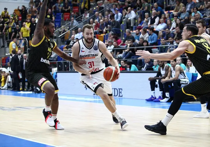 Naděje na play-off stále žije. Zabere už Nymburk v Lize mistrů?