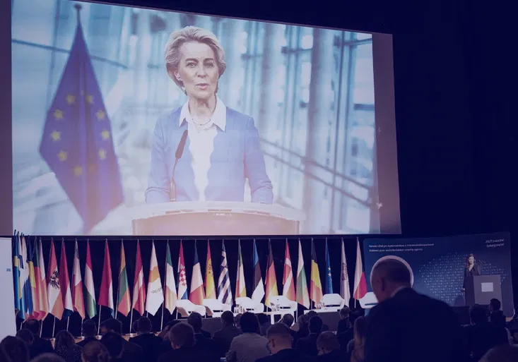 792_22_O2_bannery_blog_call_grad_1200x628