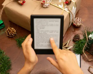 Dárek na poslední chvíli? E-knihu pod stromeček koupíte i na Štědrý den