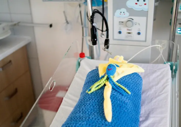 O2 spolupracuje na rozšíření novorozenecké televize v motolské nemocnici