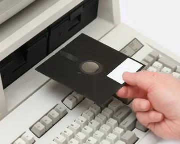 Osobní počítač byl dlouho drahá záležitost. 2. část