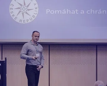 Napadená zařízení okamžitě odpojte od internetu, říká major Valiček