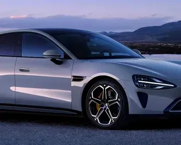 Mezi nové smartphony propašovalo Xiaomi na veletrh i auto