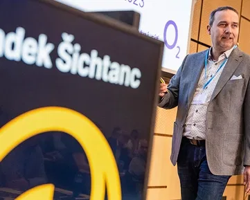 Roste počet DDoS útoků na aplikace. Jak se bránit, radí Radek Šichtanc