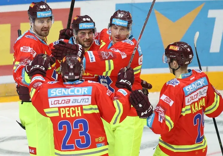 Zastaví Dynamo hrůznou sérii porážek? Body potřebuje po návratu domů i Sparta