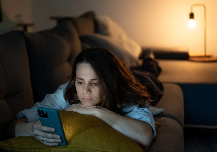 Vysokoškoláci pod tlakem. Trpí osamělostí a 3x častěji porovnávají svůj život s tím, co vidí na sociálních sítích