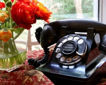 Od operátora přes číselník až po displej. Tak šel vývoj telefonů