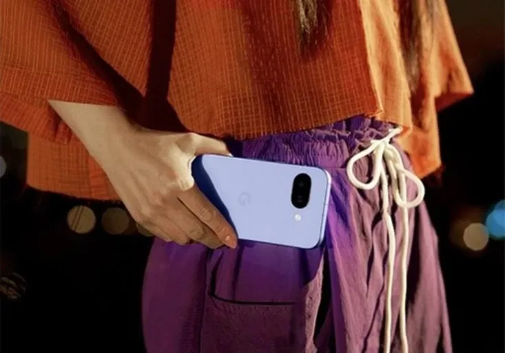 Že fotograf nezvládne být na fotce? S Pixelem 9a dokážete nemožné. Od O₂ na něj navíc dostanete tisícovku slevu