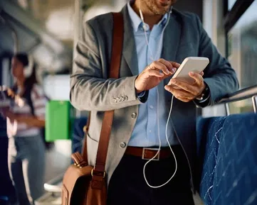 Během telefonování si teď můžete klidně i psát. Seznamte se s novou službou RTT