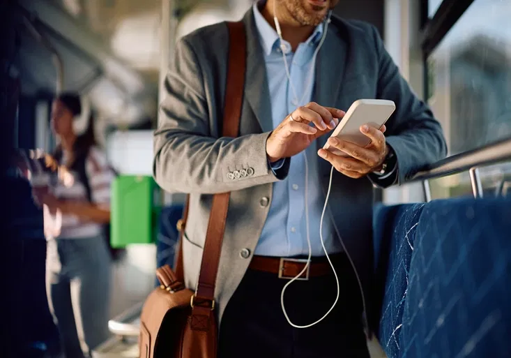 Během telefonování si teď můžete klidně i psát. Seznamte se s novou službou RTT