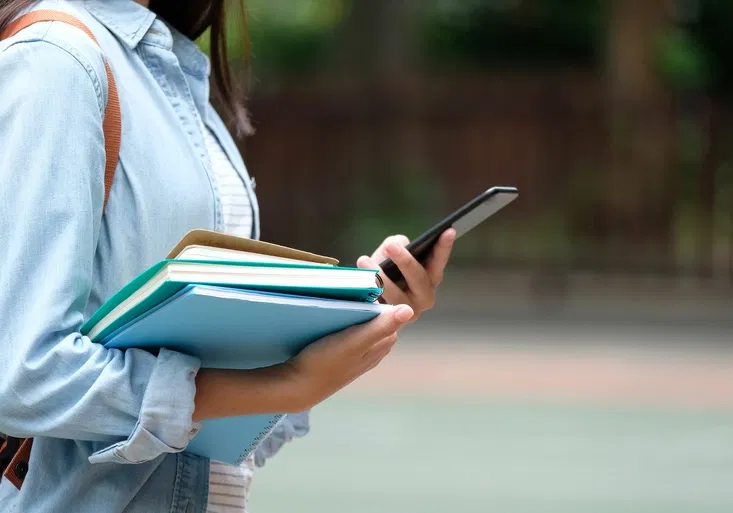 Srpnová Slevománie u O2: levné 5G telefony, kávovary a tablety za korunu a příslušenství, se kterými bude návrat do školy hračka