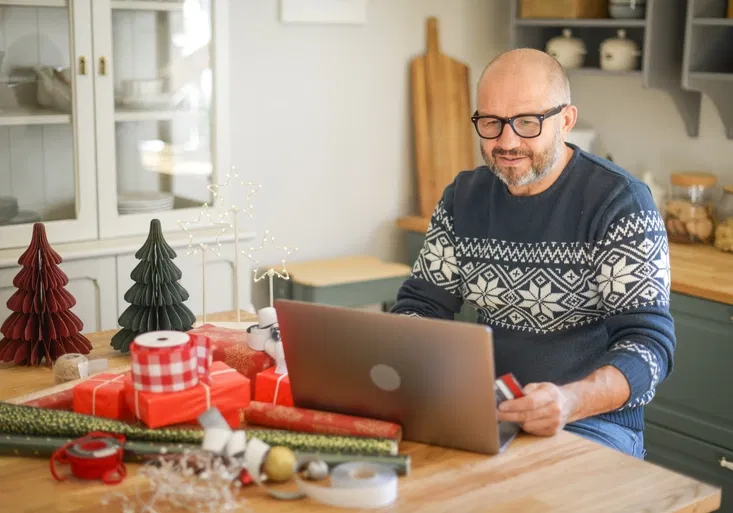 Vánoční nákupy? Z mobilu nebo počítače a hlavně bezpečně