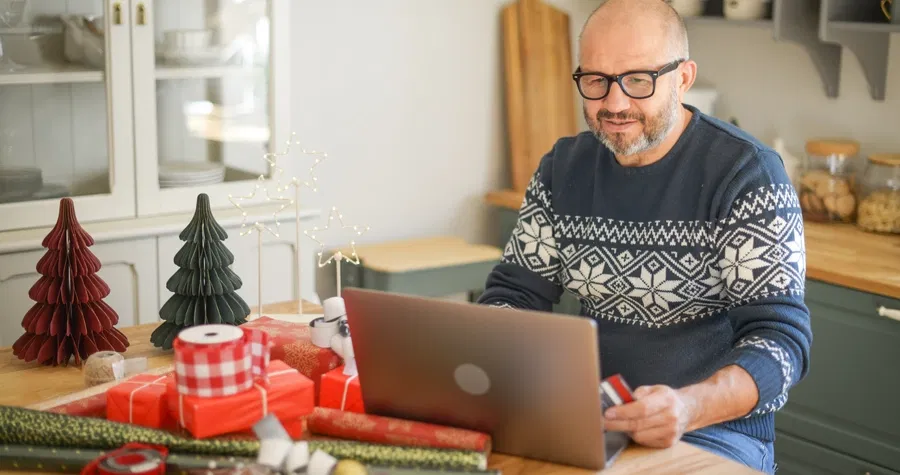 Vánoční nákupy? Z mobilu nebo počítače a hlavně bezpečně