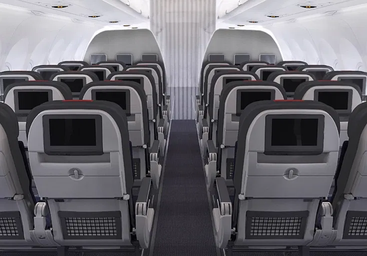 Kabina Airbusu A321 společnosti American Airlines s multimediálním systémem, wi-fi a USB konektory