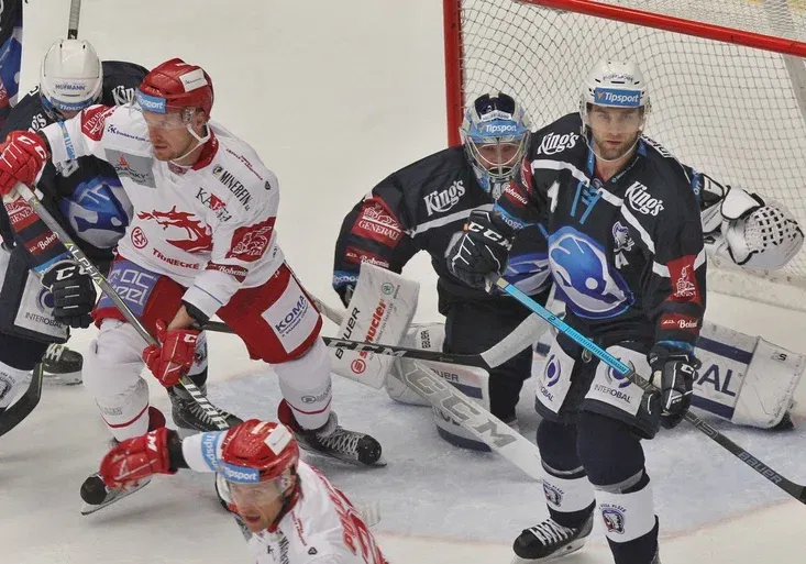 Týmové statistiky extraligy: V přesilovkách vládne Kvapil a spol., kdo pálí nejčastěji do prázdné?