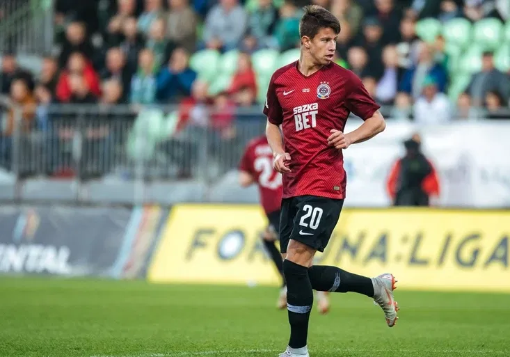 Debut v 16 letech. Kdo naskočil do ligy ještě dřív než klenot z Letné Hložek?