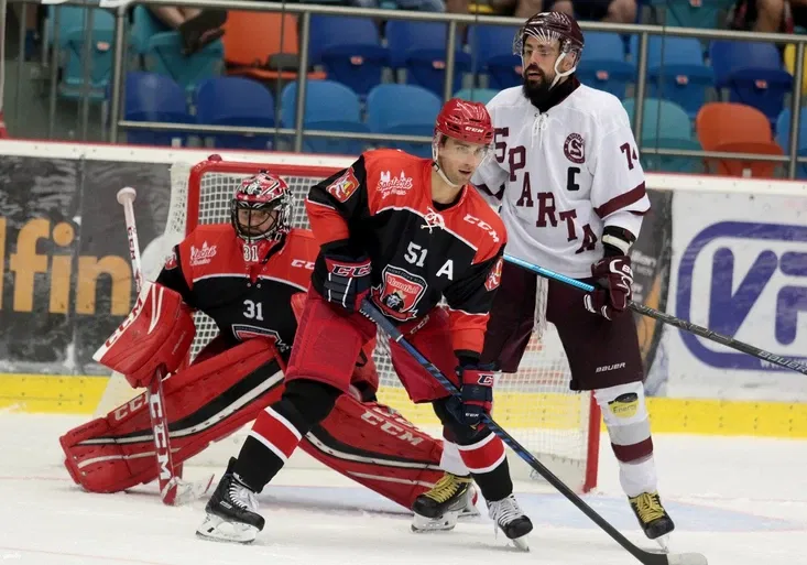 Hokejová extraliga zvedá oponu. Seriál přenosů na O2 TV Sport začíná na Spartě