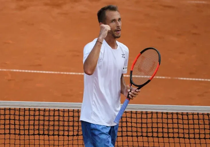 Tenisový souhrn: Rosol má třetí pražský titul, v Moskvě se zrodila velká senzace!