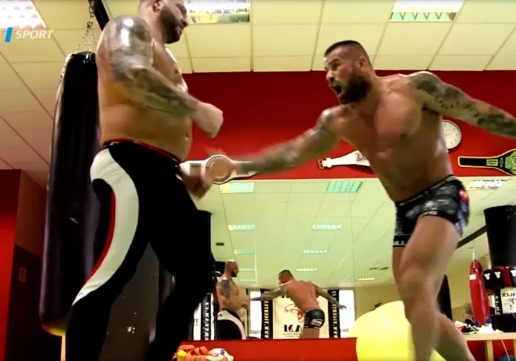 Piráte, ty hubená žížalo! Karlos Vémola poslal drsný vzkaz Krištofičovi! Co ještě o něm řekl?