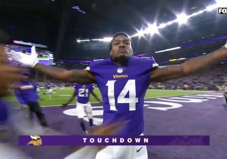 Zázrak v NFL! Minnesota dokonalou akcí v poslední vteřině postoupila do finále konference