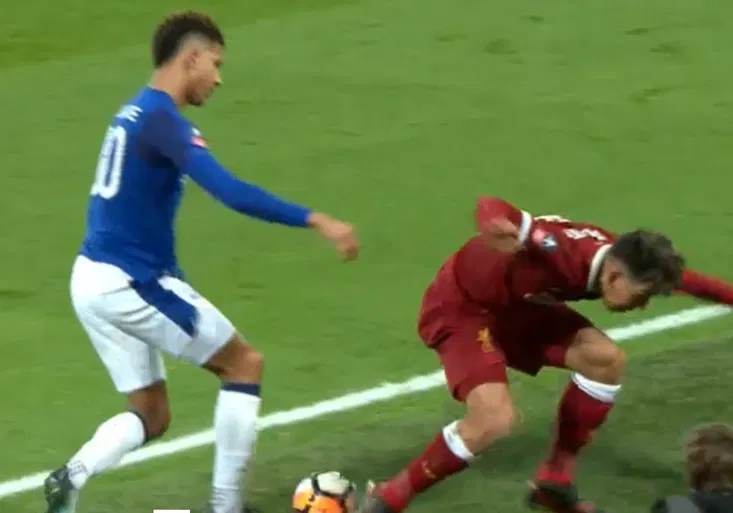 Firmina soupeř sprostě poslal mezi diváky. Brazilec vybouchl a čelí obvinění z rasismu!