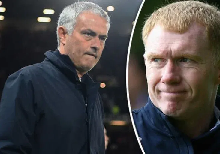 Mourinho na tenkém ledě! Kvůli čemu tvrdě zaútočil na legendu United Scholese?