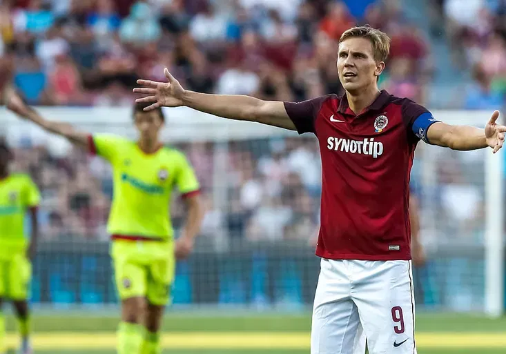 Dočkal do Sparty? Prý ne, láká ho jiný středoevropský velkoklub!