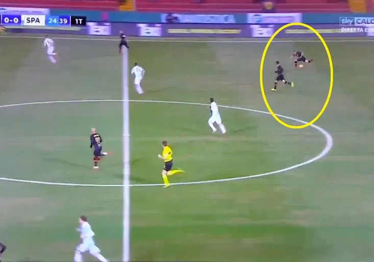 Borec z Beneventa pobavil Itálii! Nejdřív z ostudy kabát, pak parádně vyškolil soupeře!