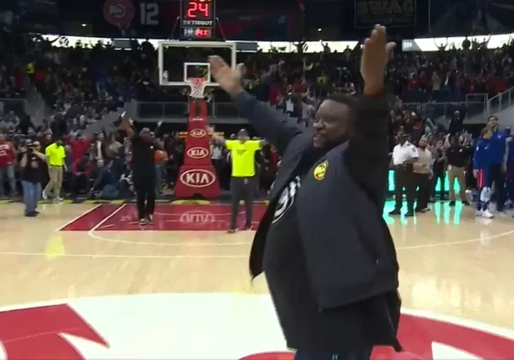 Další zázračná trefa! Tlouštík nenapodobitelným stylem šokoval halu a vyhrál auto!