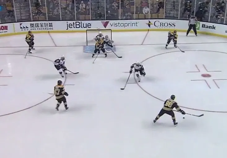 Boston roztočil nevídaný kolotoč. Krejčí si připsal gól jako z exhibice!