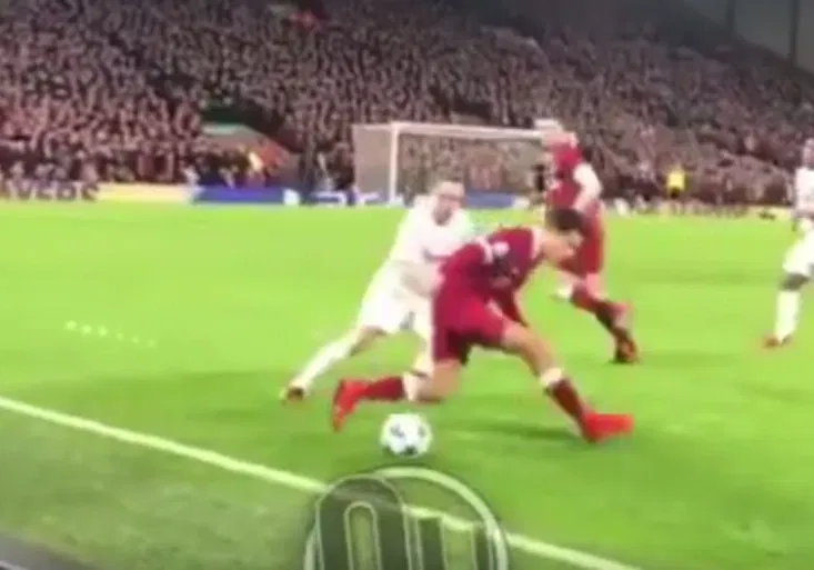 Kouzelník Coutinho bavil fanoušky! Jak nebohého soupeře poslal na párek?