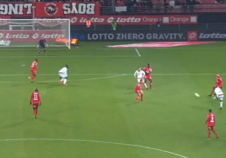 Brazilské zázračné dítě okouzluje Francii. Takhle pálí Malcom!