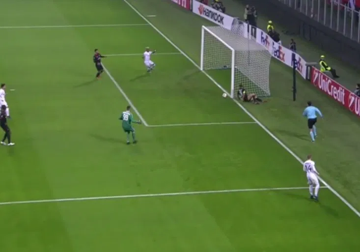 Nejsmolnější moment kariéry? Kapitán AC Milán Bonucci si dal komický (polo)vlastňák