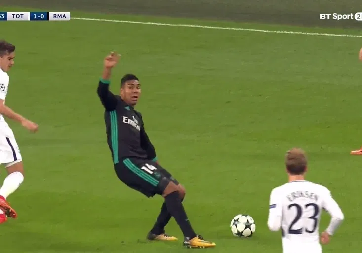 Komedie ve Wembley! Fauloval Casemira z Realu „neviditelný“ soupeř?