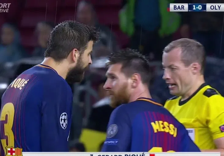 Piqué dostal červenou za gól rukou, Chelsea po přestřelce s Římem doma jen remizovala