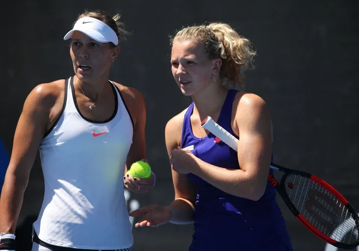 Hradecká se Siniakovou přišly o Turnaj mistryň. Kdo bude startovat v Singapuru?