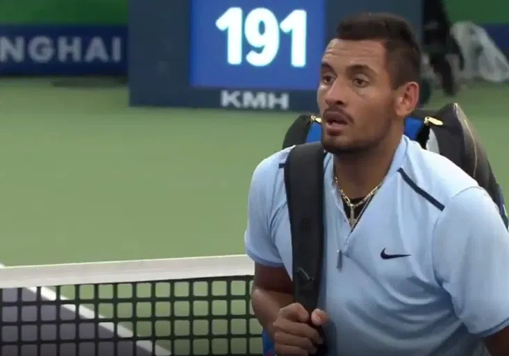 Kyrgios se naštval a ukončil zápas po prvním setu. Nechápal rozhodčí ani soupeř!