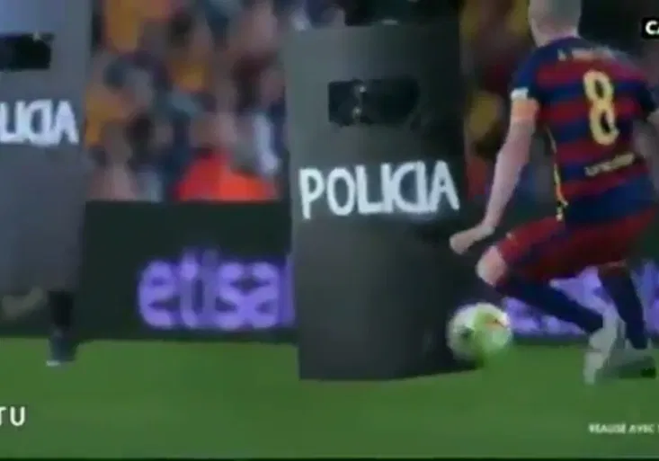 Blázniví fanoušci! Vytvořili speciální katalánskou edici El Clásika! Kdo skóroval za Real?