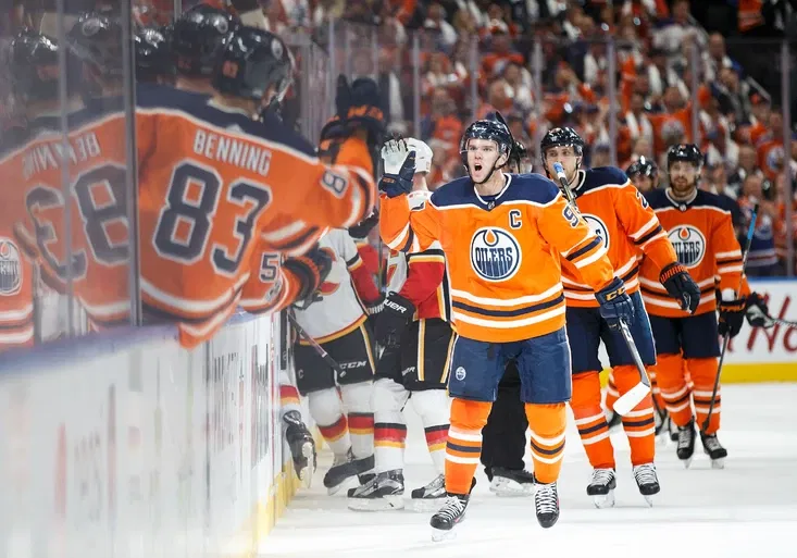 Hokejový Bolt! Rakeťák McDavid neskutečně povodil Plameny z Calgary! Jágra asi nemrzelo, že nehrál