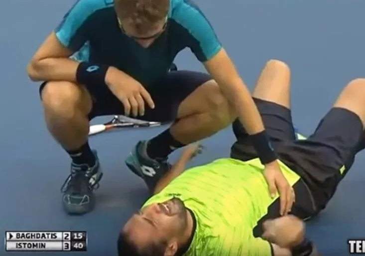 Zničený Baghdatis skrečoval finále. Jak skvěle se zachoval jeho soupeř Istomin?